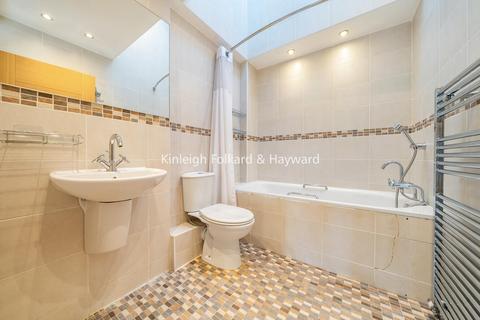 22 Elmstead Lane, Chislehurst, BR7 5EG