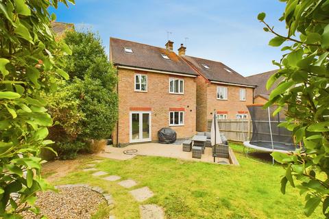 4 bedroom detached house for sale, Saddlers Close, Billingshurst RH14