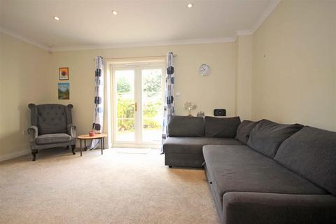 3 bedroom terraced house for sale, Campriano Drive, Warwick