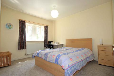 29 Campriano Drive, Warwick, CV34 4NQ