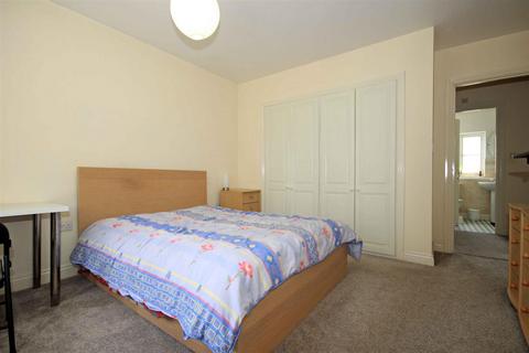 29 Campriano Drive, Warwick, CV34 4NQ
