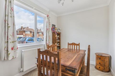 69 Beecroft Way, Dunstable, LU6 1EE