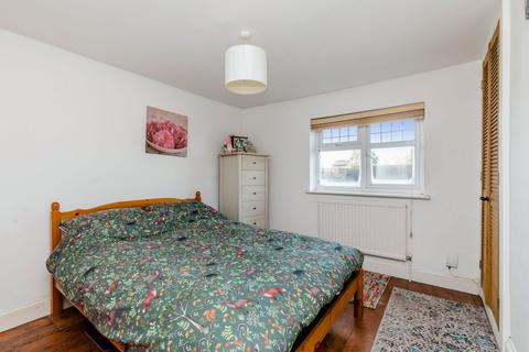 26 Albert Road, Horley, RH6 7JA