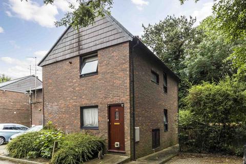 1 bedroom flat for sale, Somercoates Close, Cockfosters, EN4