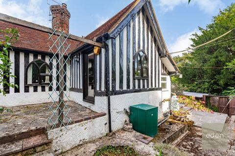 2 bedroom cottage for sale, North Road, Goudhurst, TN17