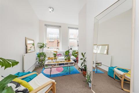 3 bedroom apartment to rent, Hanbury Street, London, E1