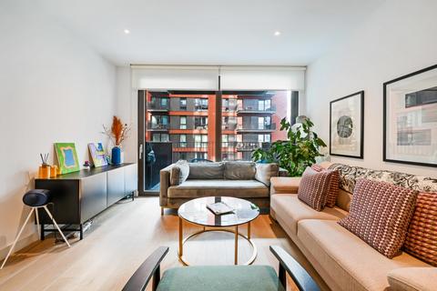 1 bedroom apartment to rent, The Modern, Embassy Gardens, London, SW11