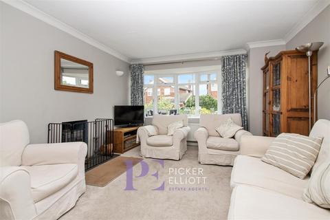 3 bedroom detached house for sale, Harecroft Crescent, Sapcote LE9