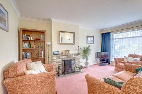 31 Broomfield, Benfleet, SS7 2SR