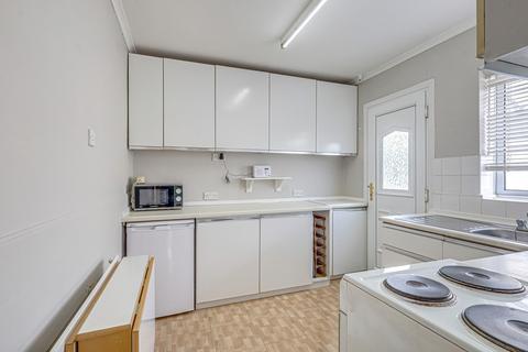 31 Broomfield, Benfleet, SS7 2SR