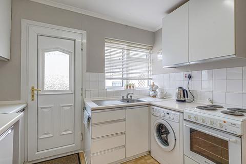 31 Broomfield, Benfleet, SS7 2SR