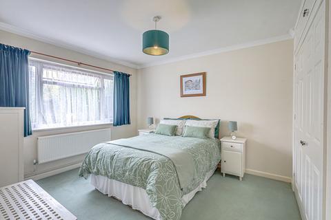 31 Broomfield, Benfleet, SS7 2SR