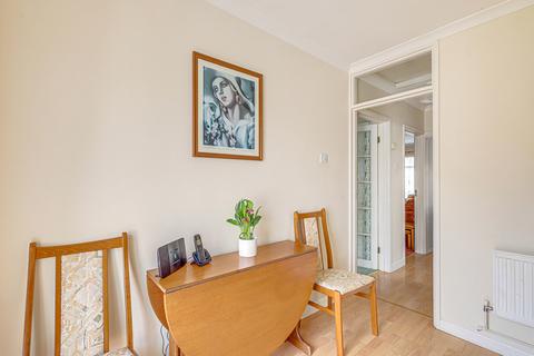31 Broomfield, Benfleet, SS7 2SR