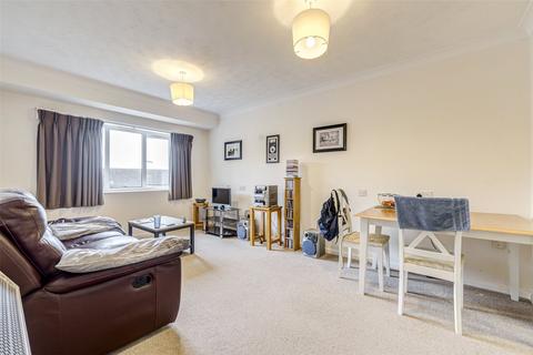 1 bedroom retirement property for sale, Amberley Court, Freshbrook Road, Lancing, West Sussex, BN15