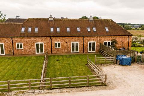 3 bedroom semi-detached house for sale, Burton-on-trent DE13