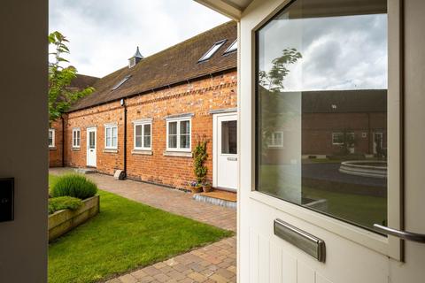 3 bedroom semi-detached house for sale, Burton-on-trent DE13