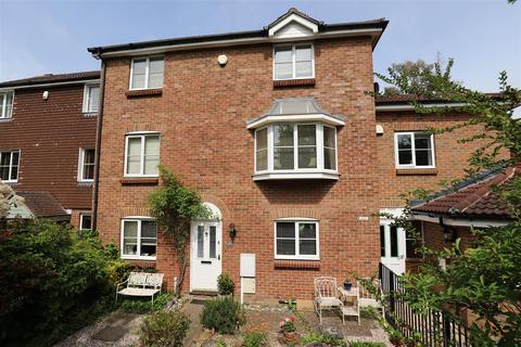 4 bedroom townhouse for sale, Cloudberry Close, Maidstone