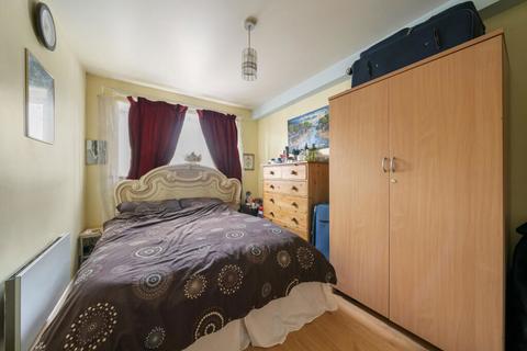 57 Seacole Close, London, W3 6TF