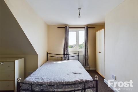 1 bedroom property to rent, Shelson Parade, Ashford Road, Feltham, TW13