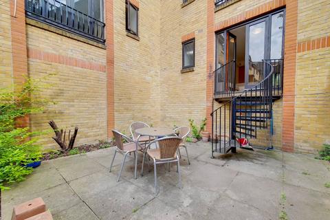 2 bedroom flat to rent, Kennet Street, Wapping, London, E1W