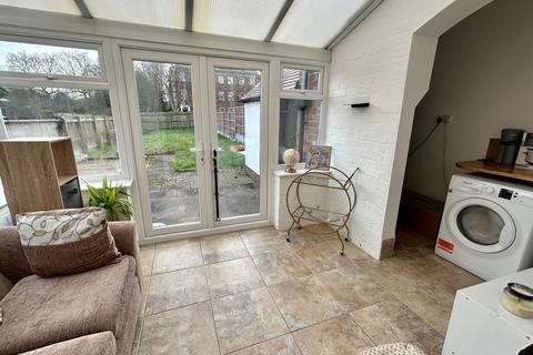 107 Hardwick Road, Sutton Coldfield, B74 3DW