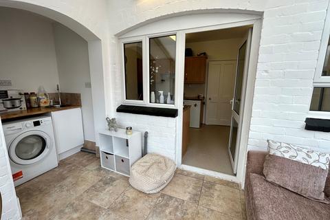 107 Hardwick Road, Sutton Coldfield, B74 3DW