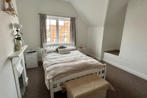107 Hardwick Road, Sutton Coldfield, B74 3DW