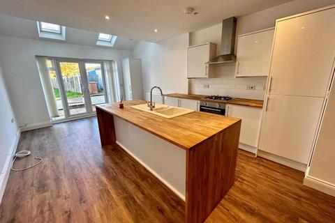 231 Birmingham Road, Shenstone Wood End, Lichfield, WS14 0PD