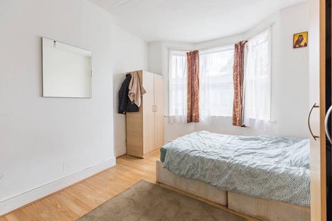 3 bedroom terraced house for sale, Knotts Green Road, Leyton, London, E10