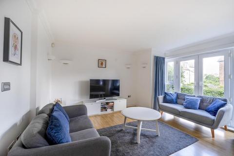 2 bedroom apartment to rent, Ash Tree Close, Surbiton KT6