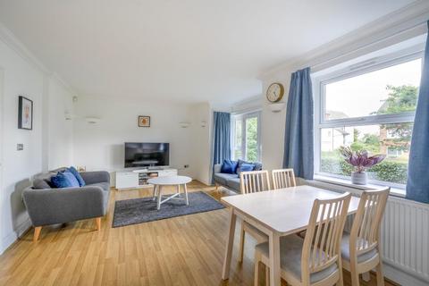 2 bedroom apartment to rent, Ash Tree Close, Surbiton KT6