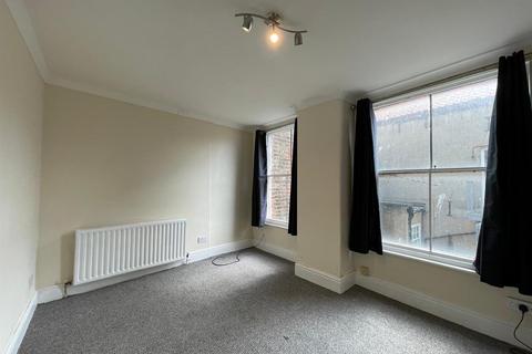 2 bedroom flat to rent, Queen Street, North Yorkshire YO11