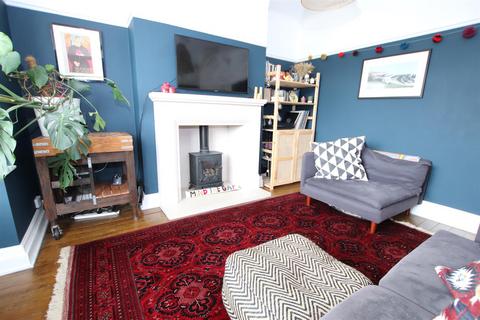 133 Apperley Road, Bradford, BD10 0AX
