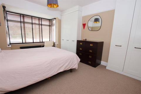 133 Apperley Road, Bradford, BD10 0AX