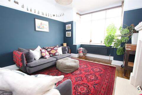 133 Apperley Road, Bradford, BD10 0AX