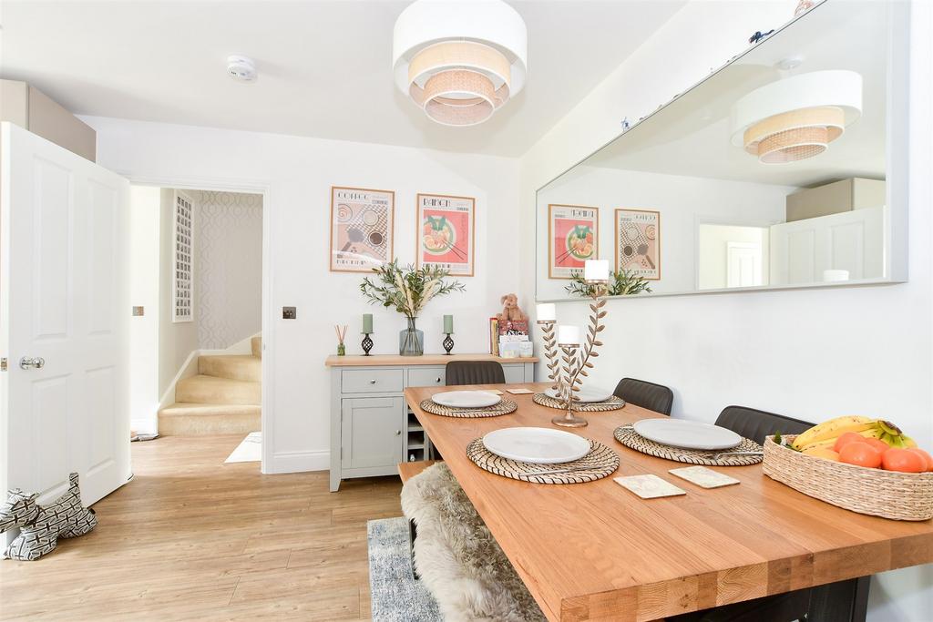 Kitchen/ Breakfast Area