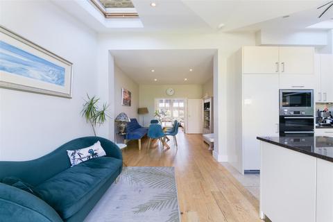 60 Faraday Road, London, SW19 8PD