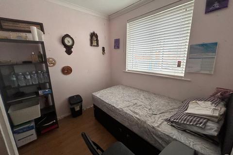 3 bedroom terraced house for sale, Copper Beech Close, Ilford IG5