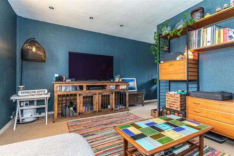 6 The Avenue, Goring By Sea, Worthing, BN12 6HH