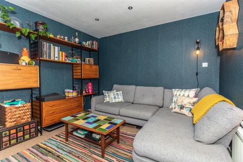 6 The Avenue, Goring By Sea, Worthing, BN12 6HH
