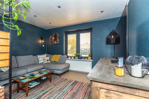 6 The Avenue, Goring By Sea, Worthing, BN12 6HH