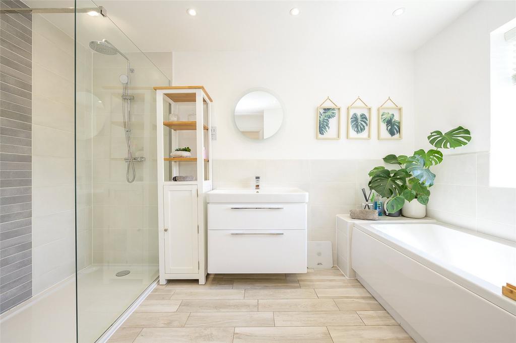 Master En-Suite