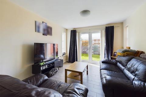 2 bedroom flat for sale, Bittern Close, Gateshead NE11