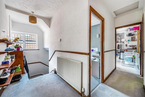 2 bedroom flat for sale, Waterhouse Lane, Kingswood, Surrey