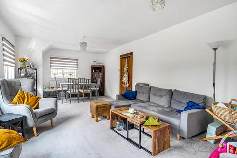 2 bedroom flat for sale, Waterhouse Lane, Kingswood, Surrey