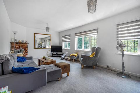 2 bedroom flat for sale, Waterhouse Lane, Kingswood, Surrey