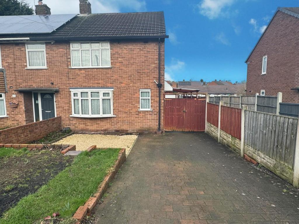 Kirkstone Road, Newbold... 2 bed semi-detached house - £800 pcm (£185 pw)