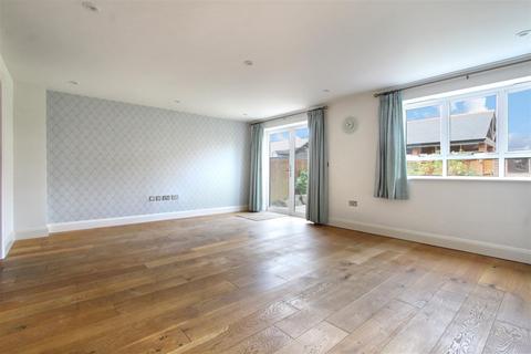 4 bedroom detached house for sale, Fives Court Close, Ware