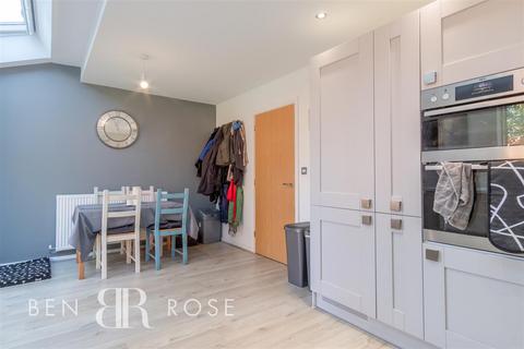32 Spinners Avenue, Bamber Bridge, Preston, PR5 6FP