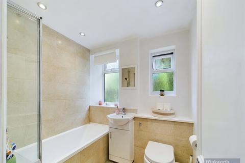 Flat 5, Woodleigh, 2 Parklands, Surbiton, KT5 8EA